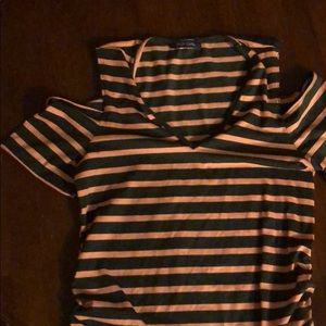 Stripe shirt, on the shoulder part off shoulders